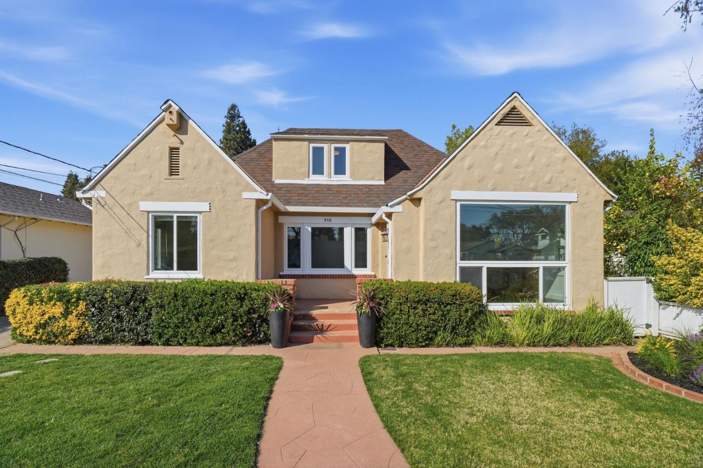 Detail Gallery Image 2 of 15 For 958 Millie Ave, Menlo Park,  CA 94025 - 3 Beds | 1 Baths