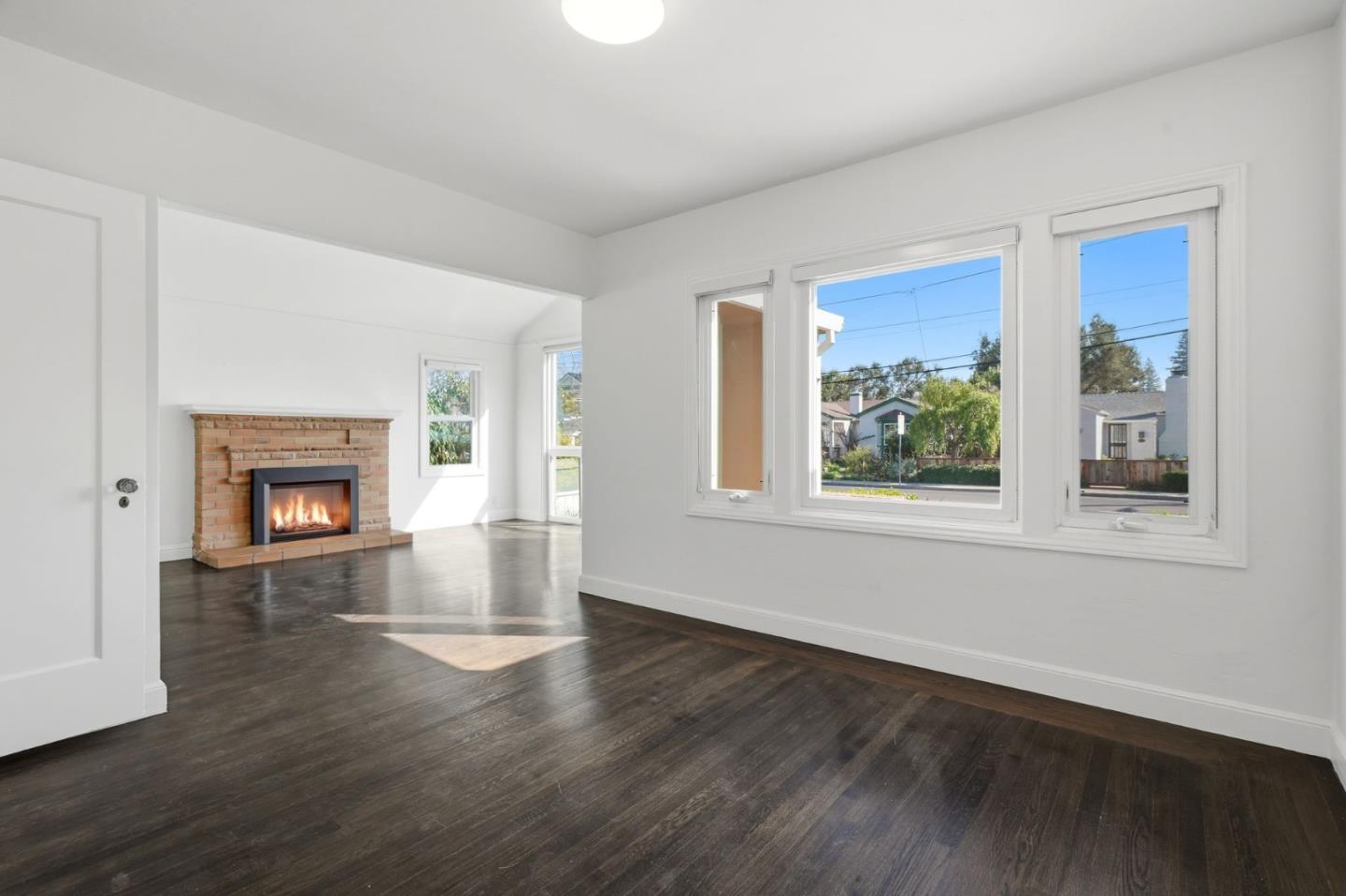 Detail Gallery Image 5 of 15 For 958 Millie Ave, Menlo Park,  CA 94025 - 3 Beds | 1 Baths