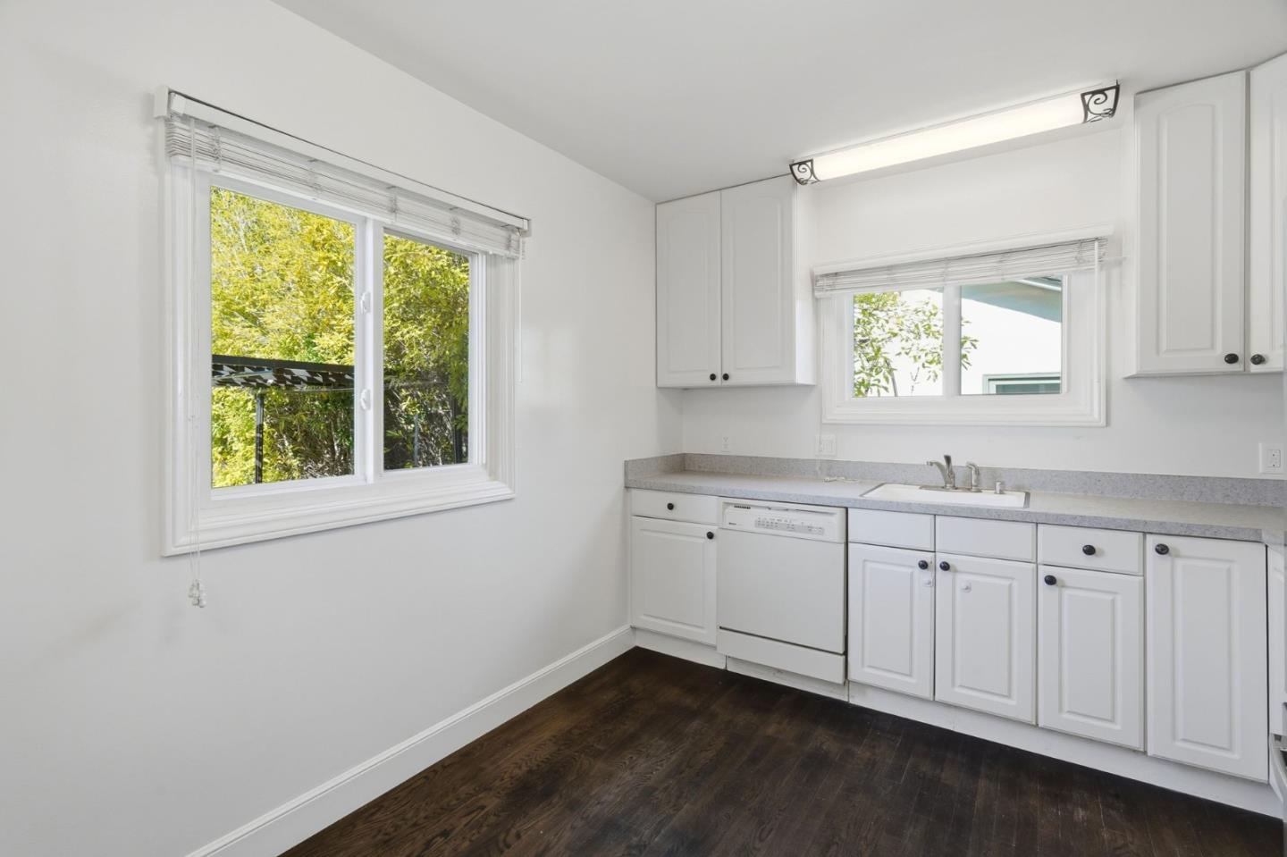 Detail Gallery Image 7 of 15 For 958 Millie Ave, Menlo Park,  CA 94025 - 3 Beds | 1 Baths
