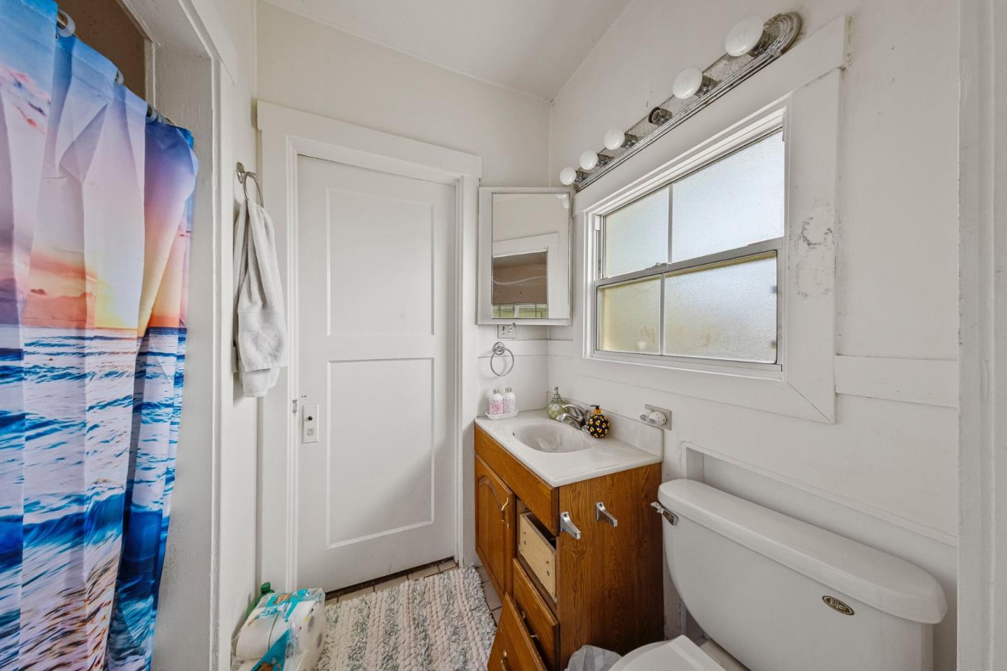 Detail Gallery Image 4 of 13 For 584 Monterey Road, Morgan Hill,  CA 95037 - 2 Beds | 1 Baths