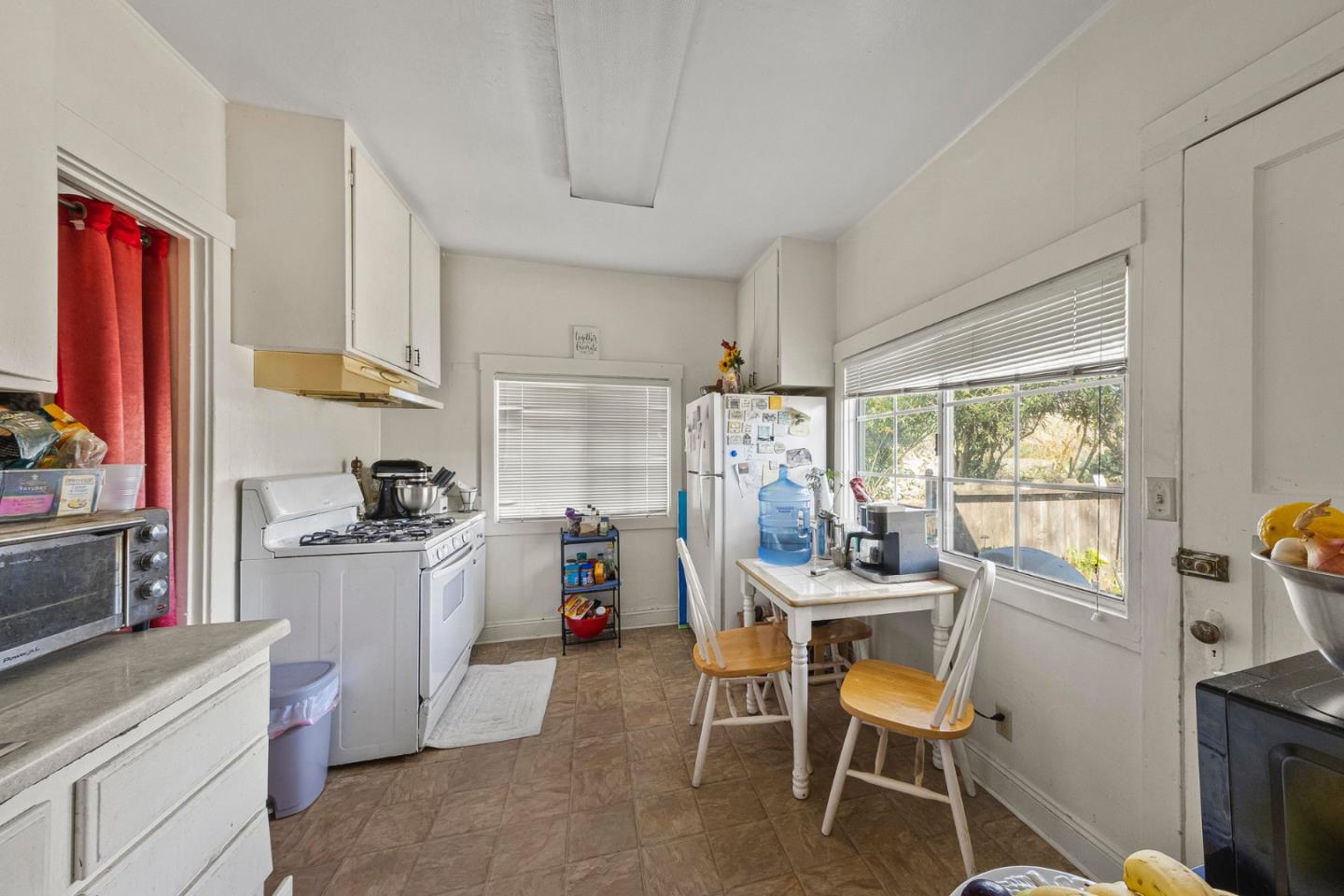 Detail Gallery Image 9 of 13 For 584 Monterey Road, Morgan Hill,  CA 95037 - 2 Beds | 1 Baths