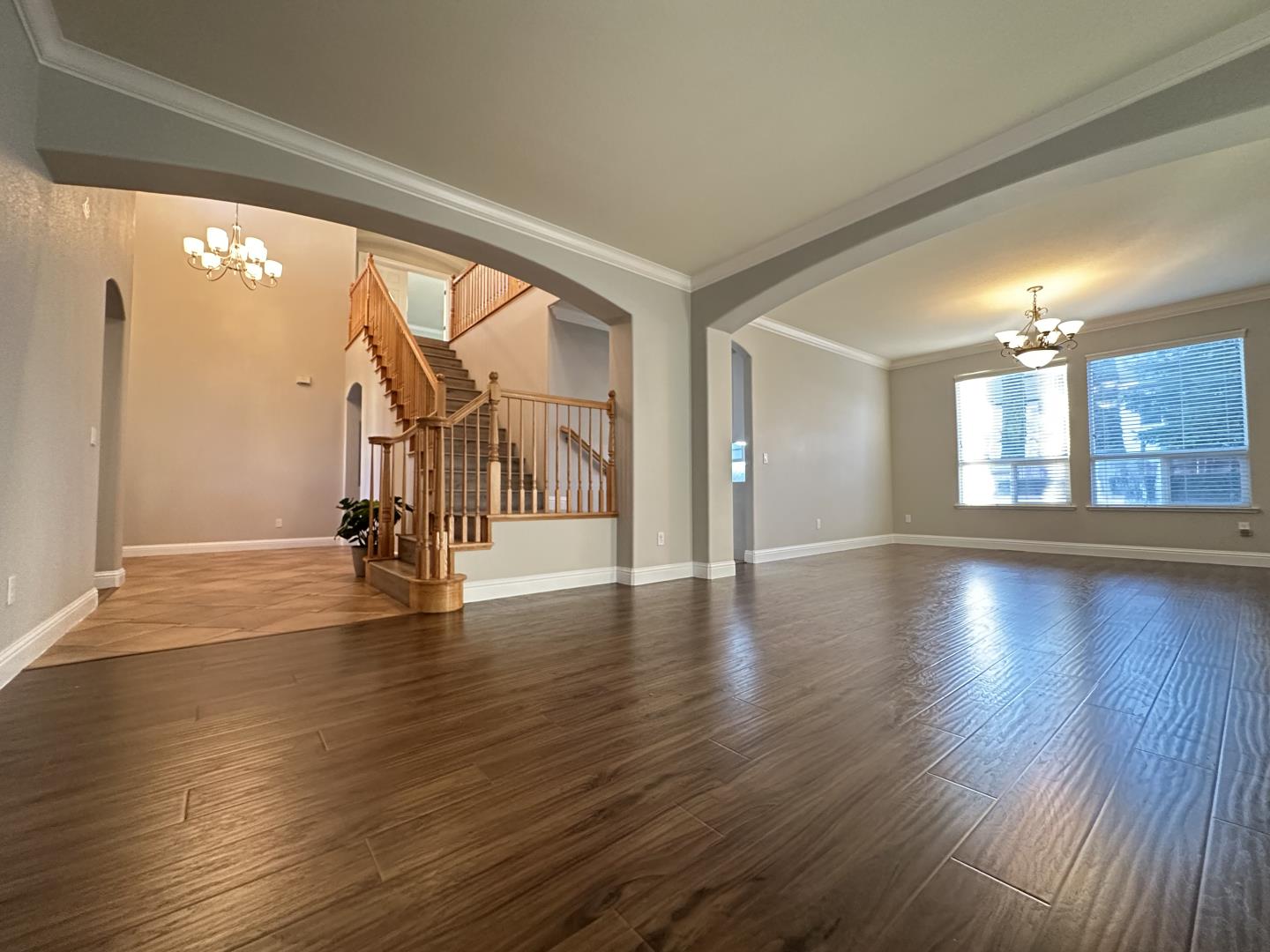 Detail Gallery Image 4 of 24 For 9224 Purple Skies Ct, Elk Grove,  CA 95624 - 4 Beds | 4/1 Baths