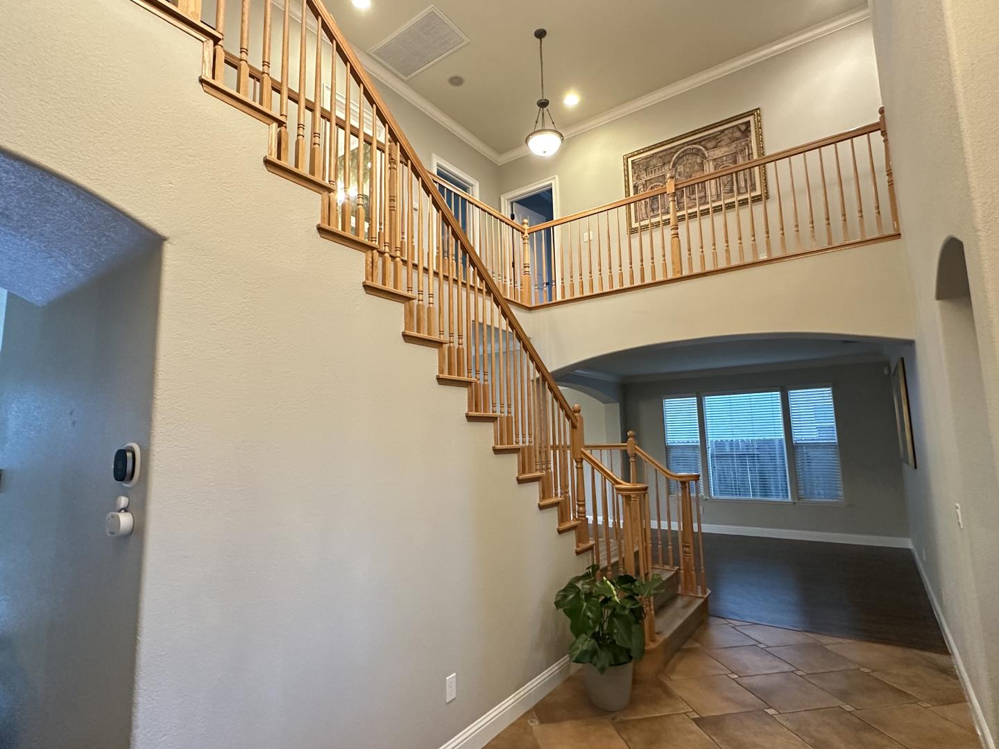 Detail Gallery Image 5 of 24 For 9224 Purple Skies Ct, Elk Grove,  CA 95624 - 4 Beds | 4/1 Baths