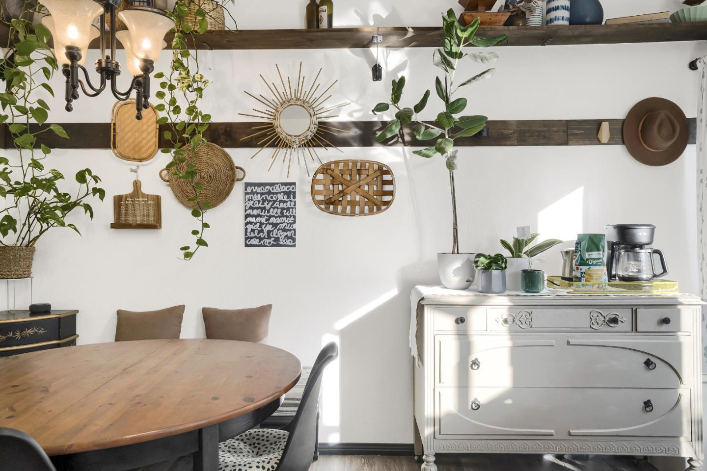 Detail Gallery Image 10 of 46 For 2808 Quest Ct, San Jose,  CA 95148 - 3 Beds | 2/1 Baths