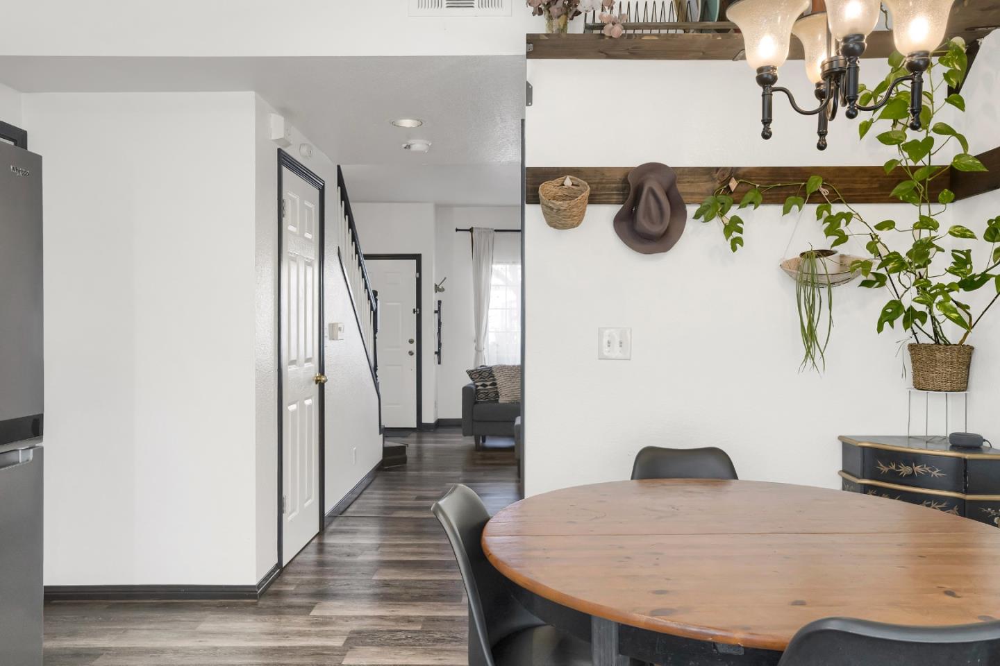 Detail Gallery Image 12 of 46 For 2808 Quest Ct, San Jose,  CA 95148 - 3 Beds | 2/1 Baths