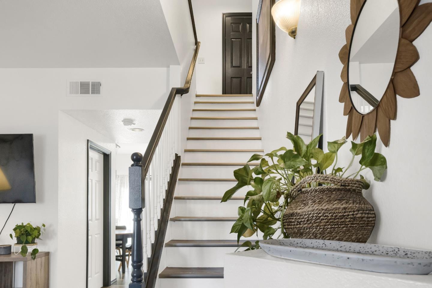 Detail Gallery Image 20 of 46 For 2808 Quest Ct, San Jose,  CA 95148 - 3 Beds | 2/1 Baths