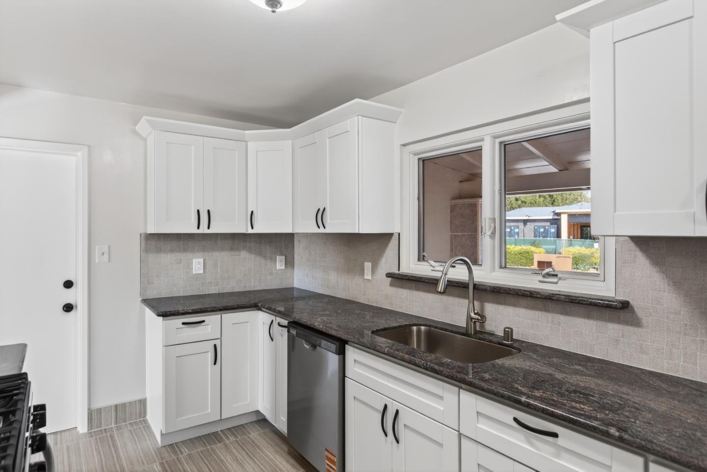 Detail Gallery Image 18 of 31 For 19150 Brookhaven Dr, Saratoga,  CA 95070 - 3 Beds | 2 Baths