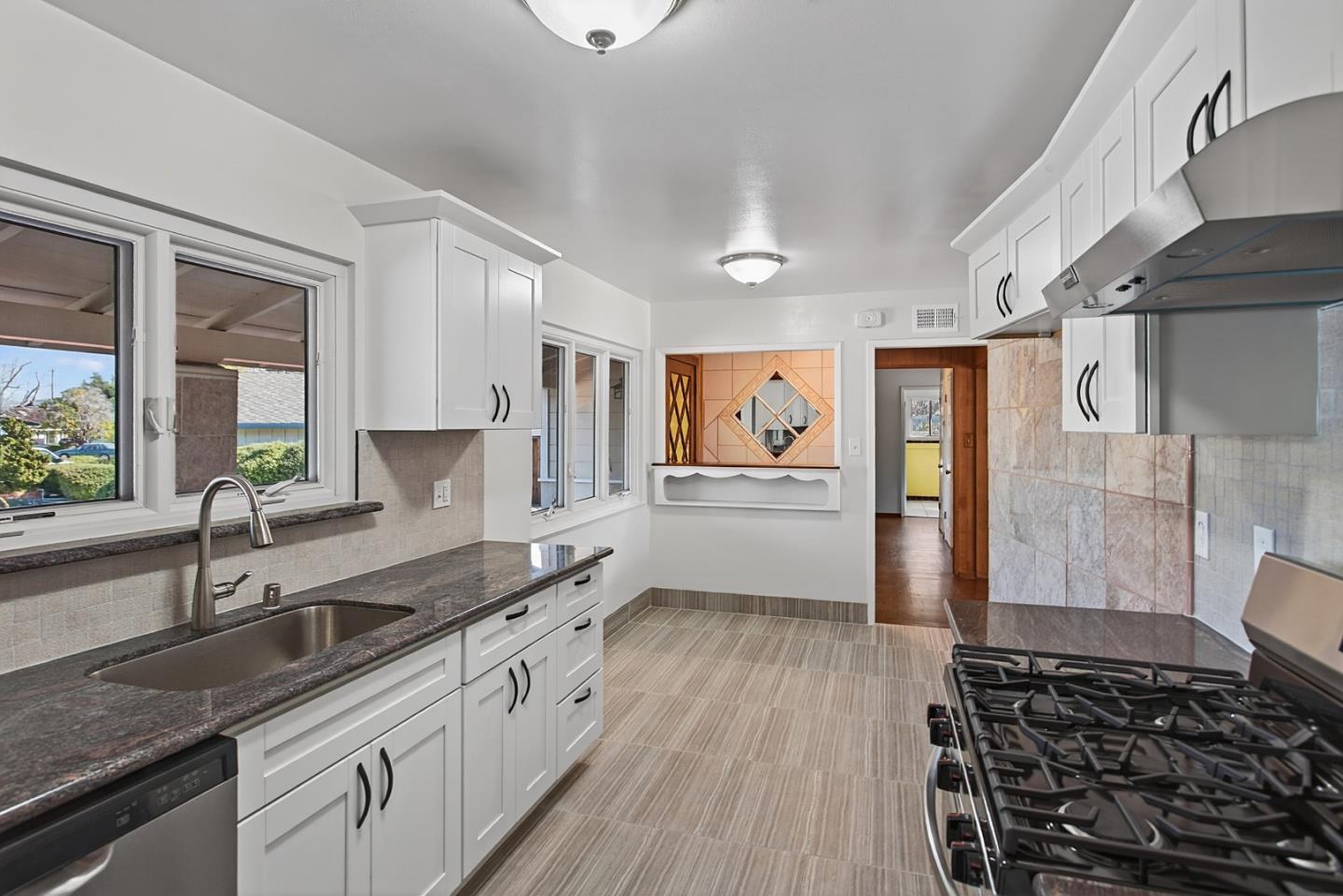 Detail Gallery Image 19 of 31 For 19150 Brookhaven Dr, Saratoga,  CA 95070 - 3 Beds | 2 Baths