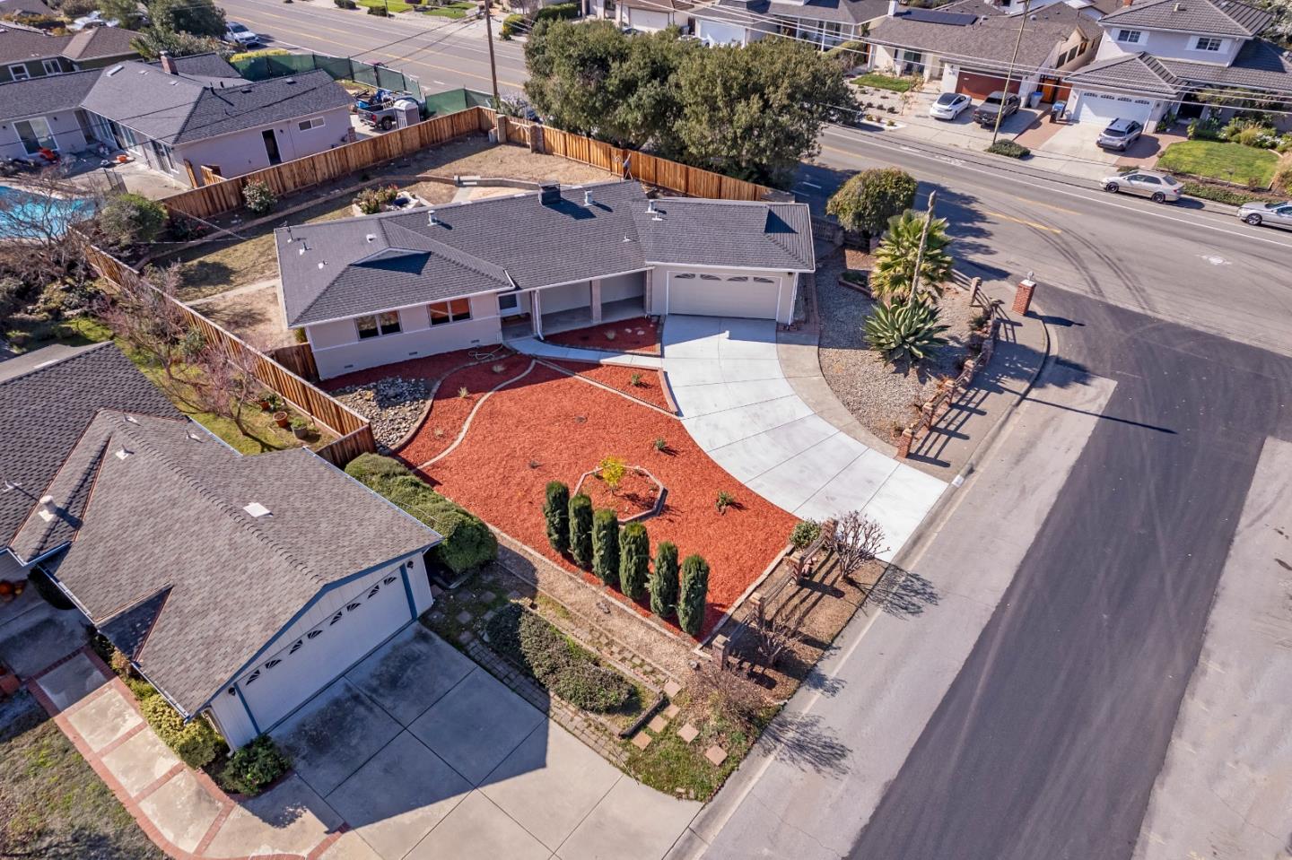 Detail Gallery Image 4 of 31 For 19150 Brookhaven Dr, Saratoga,  CA 95070 - 3 Beds | 2 Baths