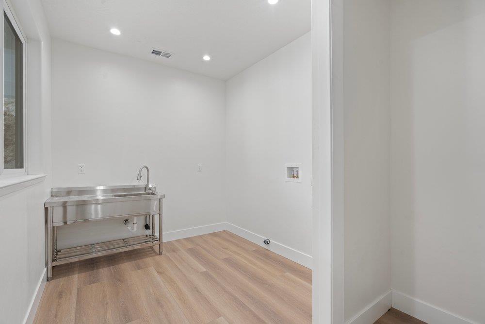 Detail Gallery Image 31 of 52 For 228 Pine Canyon Rd, Salinas,  CA 93908 - 3 Beds | 3/1 Baths