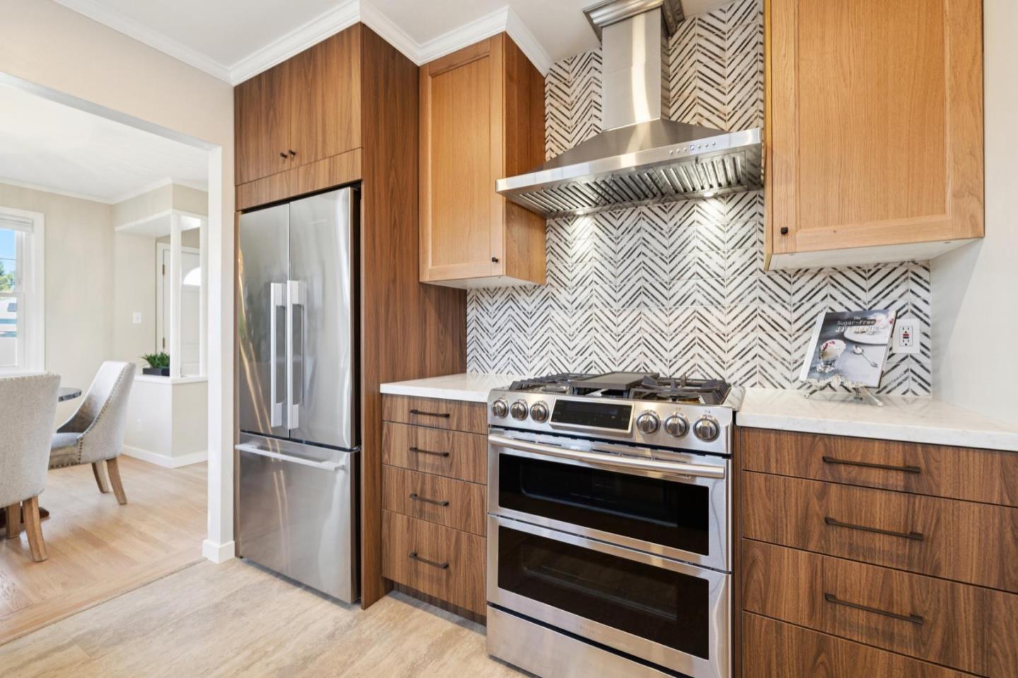 Detail Gallery Image 11 of 27 For 656 Magnolia Dr, San Mateo,  CA 94402 - 2 Beds | 2 Baths