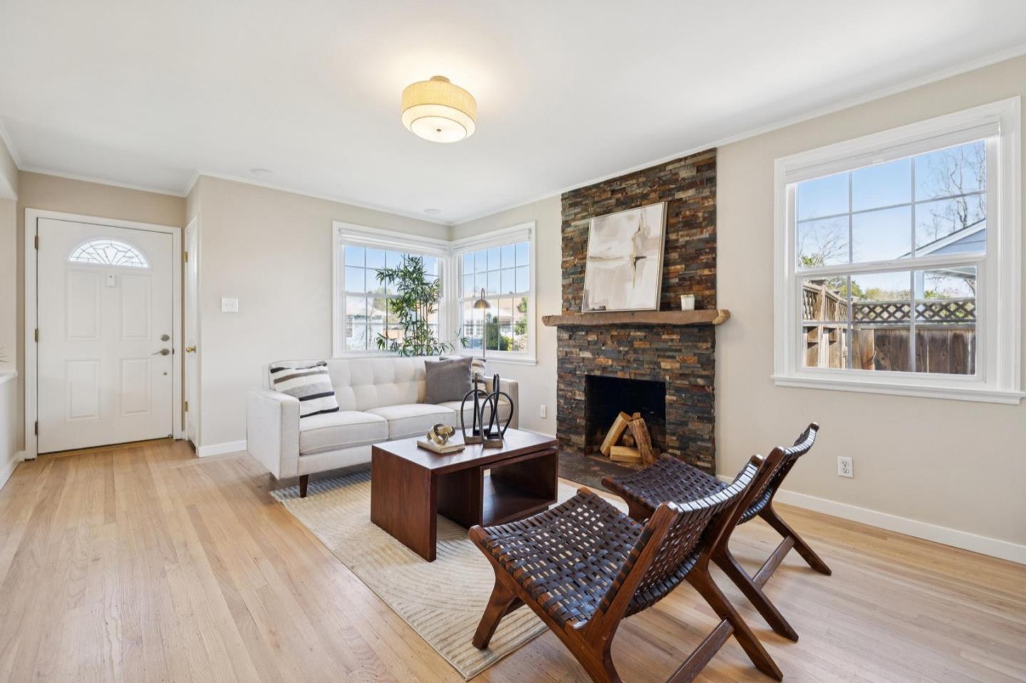 Detail Gallery Image 5 of 27 For 656 Magnolia Dr, San Mateo,  CA 94402 - 2 Beds | 2 Baths