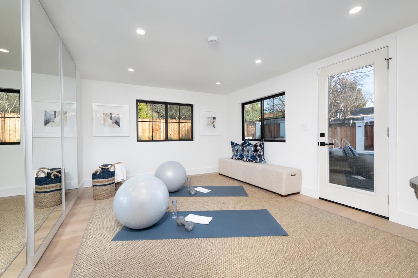 Detail Gallery Image 19 of 39 For 150 Clark Dr, San Mateo,  CA 94402 - 5 Beds | 5 Baths