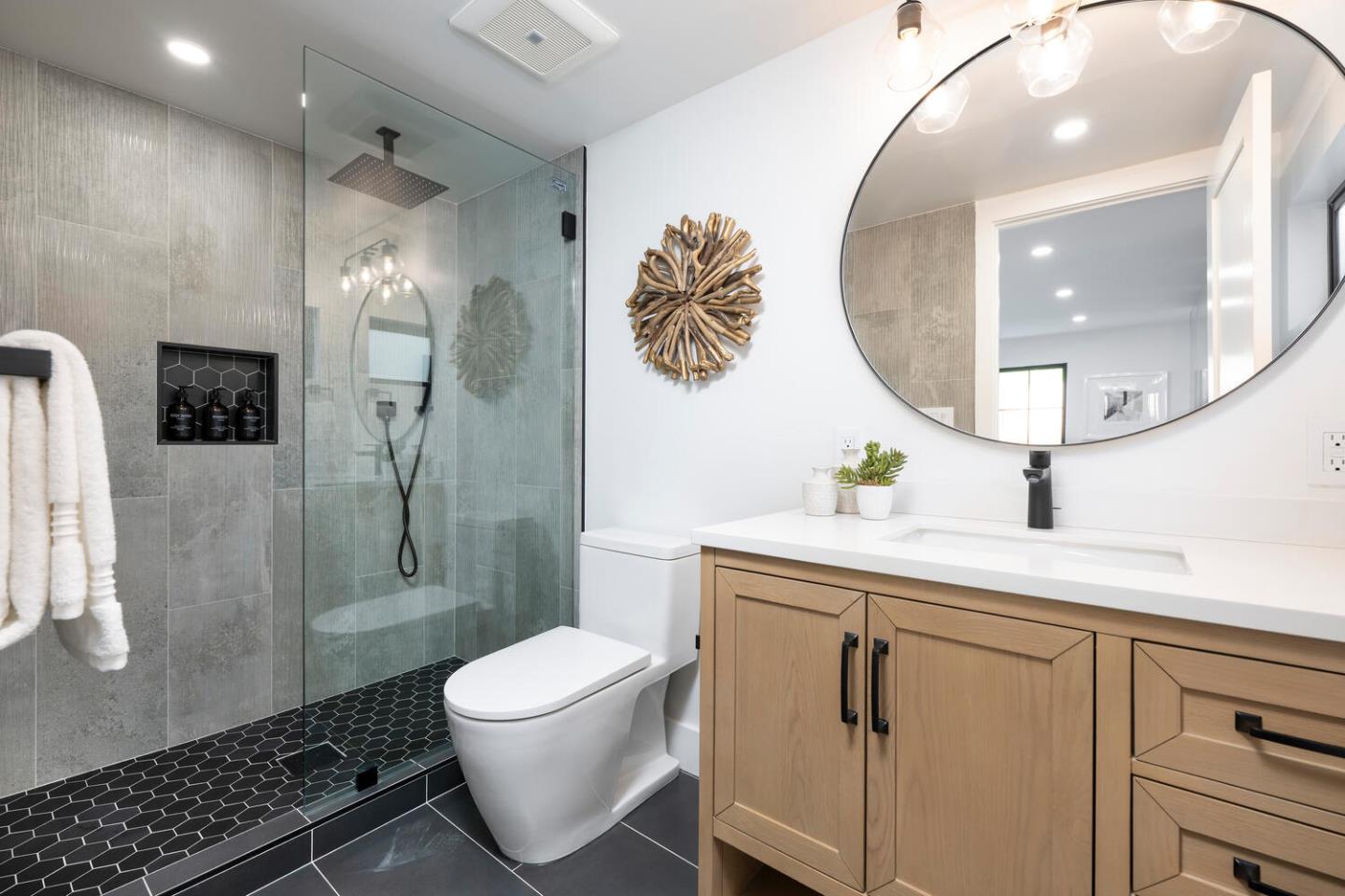 Detail Gallery Image 20 of 39 For 150 Clark Dr, San Mateo,  CA 94402 - 5 Beds | 5 Baths