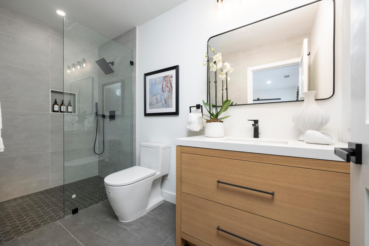 Detail Gallery Image 22 of 39 For 150 Clark Dr, San Mateo,  CA 94402 - 5 Beds | 5 Baths