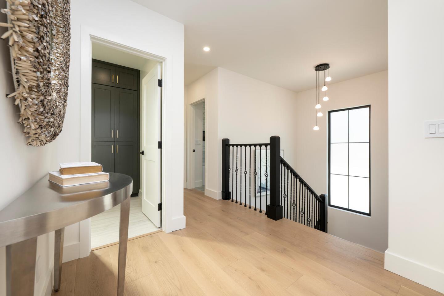 Detail Gallery Image 24 of 39 For 150 Clark Dr, San Mateo,  CA 94402 - 5 Beds | 5 Baths