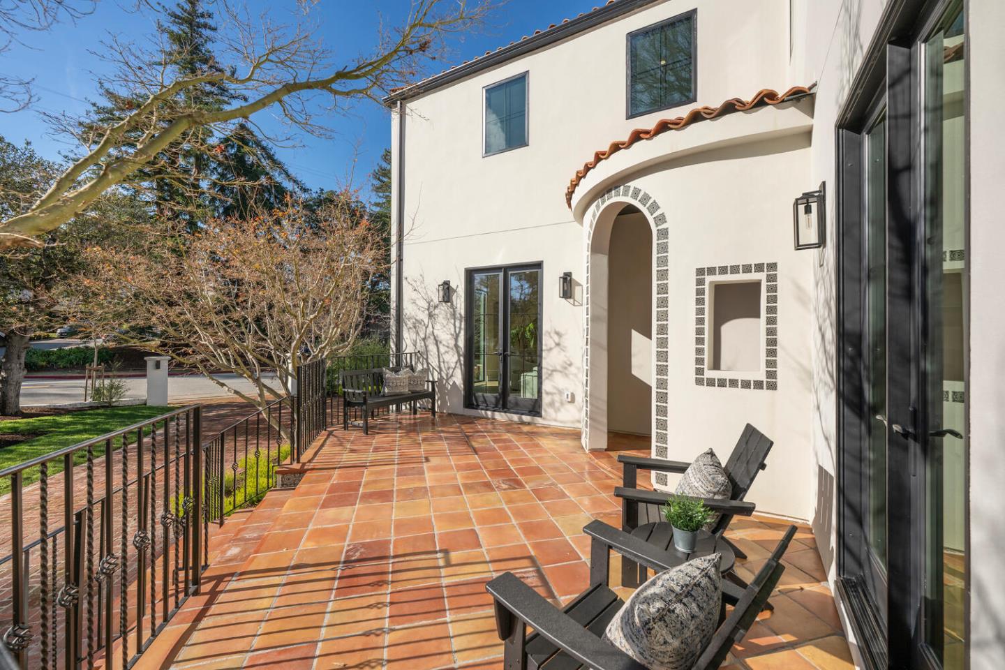 Detail Gallery Image 3 of 39 For 150 Clark Dr, San Mateo,  CA 94402 - 5 Beds | 5 Baths