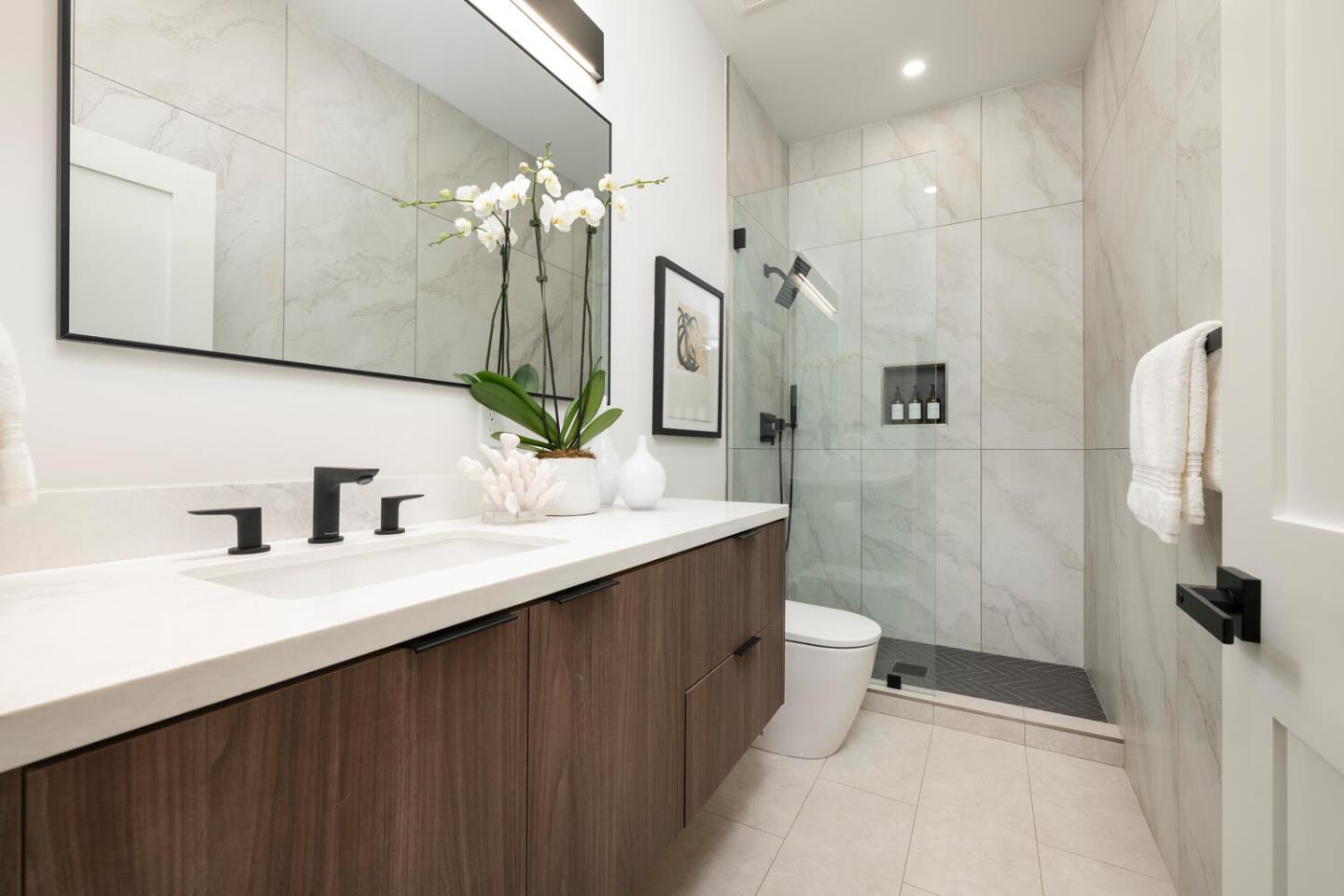 Detail Gallery Image 9 of 39 For 150 Clark Dr, San Mateo,  CA 94402 - 5 Beds | 5 Baths