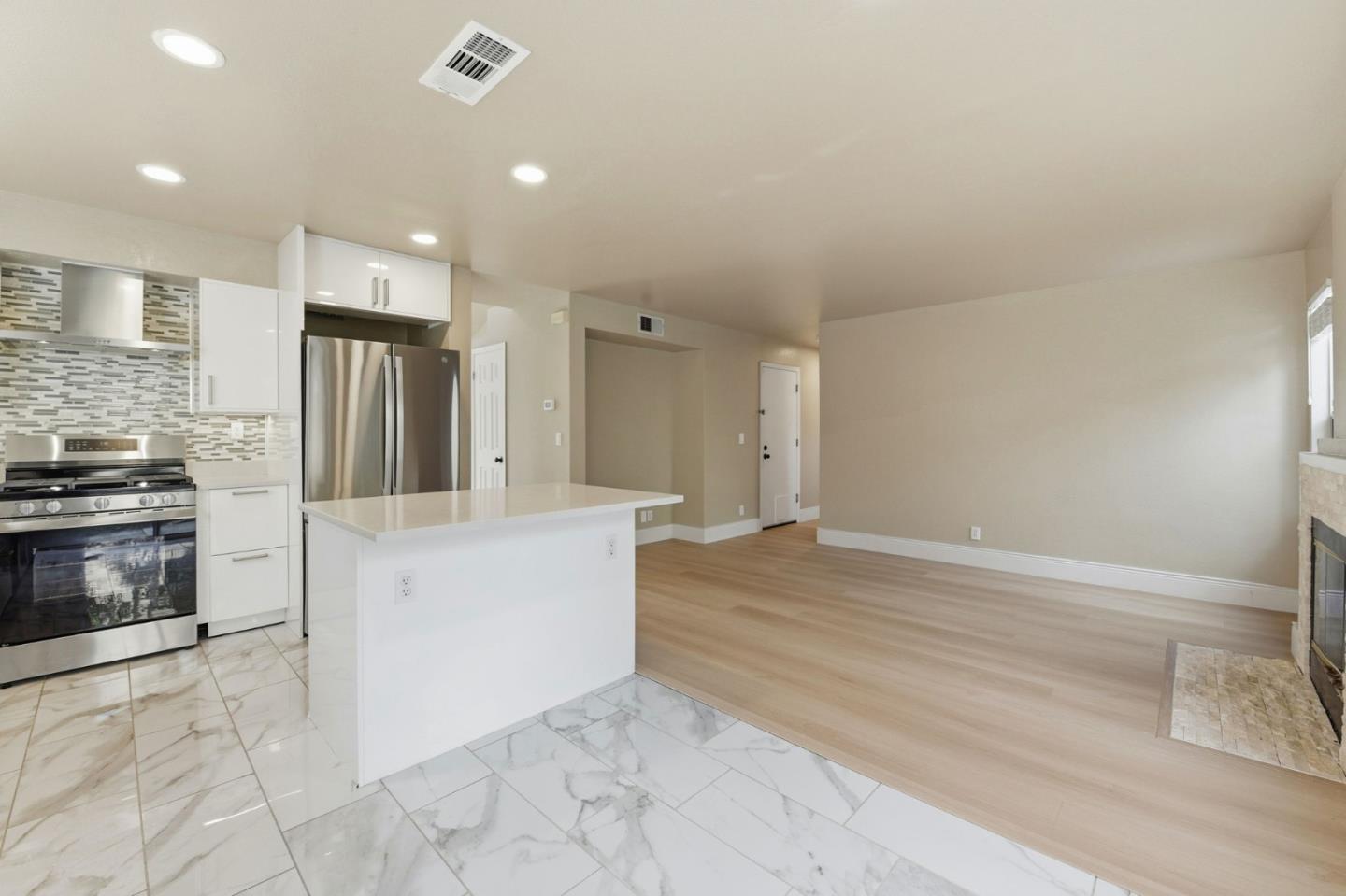 Detail Gallery Image 12 of 42 For 29026 Hillview St, Hayward,  CA 94544 - 4 Beds | 3 Baths