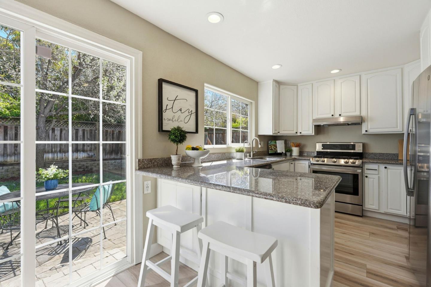 Detail Gallery Image 3 of 16 For 252 Vineyard Dr, San Jose,  CA 95119 - 4 Beds | 2 Baths