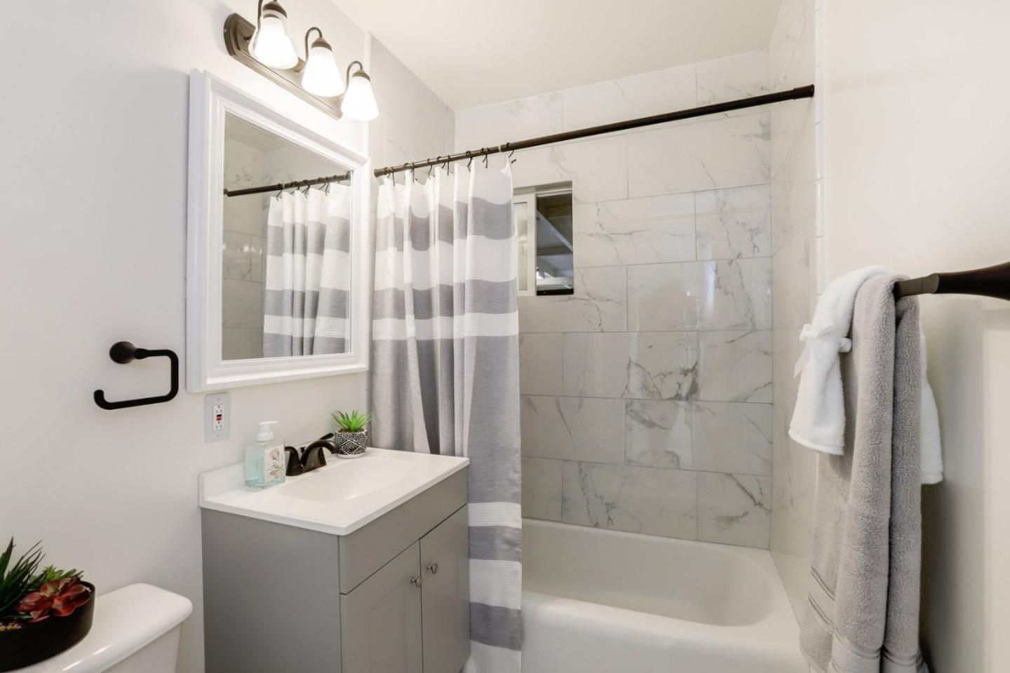 Detail Gallery Image 21 of 46 For 4461 Lullaby, San Jose,  CA 95111 - 3 Beds | 2 Baths