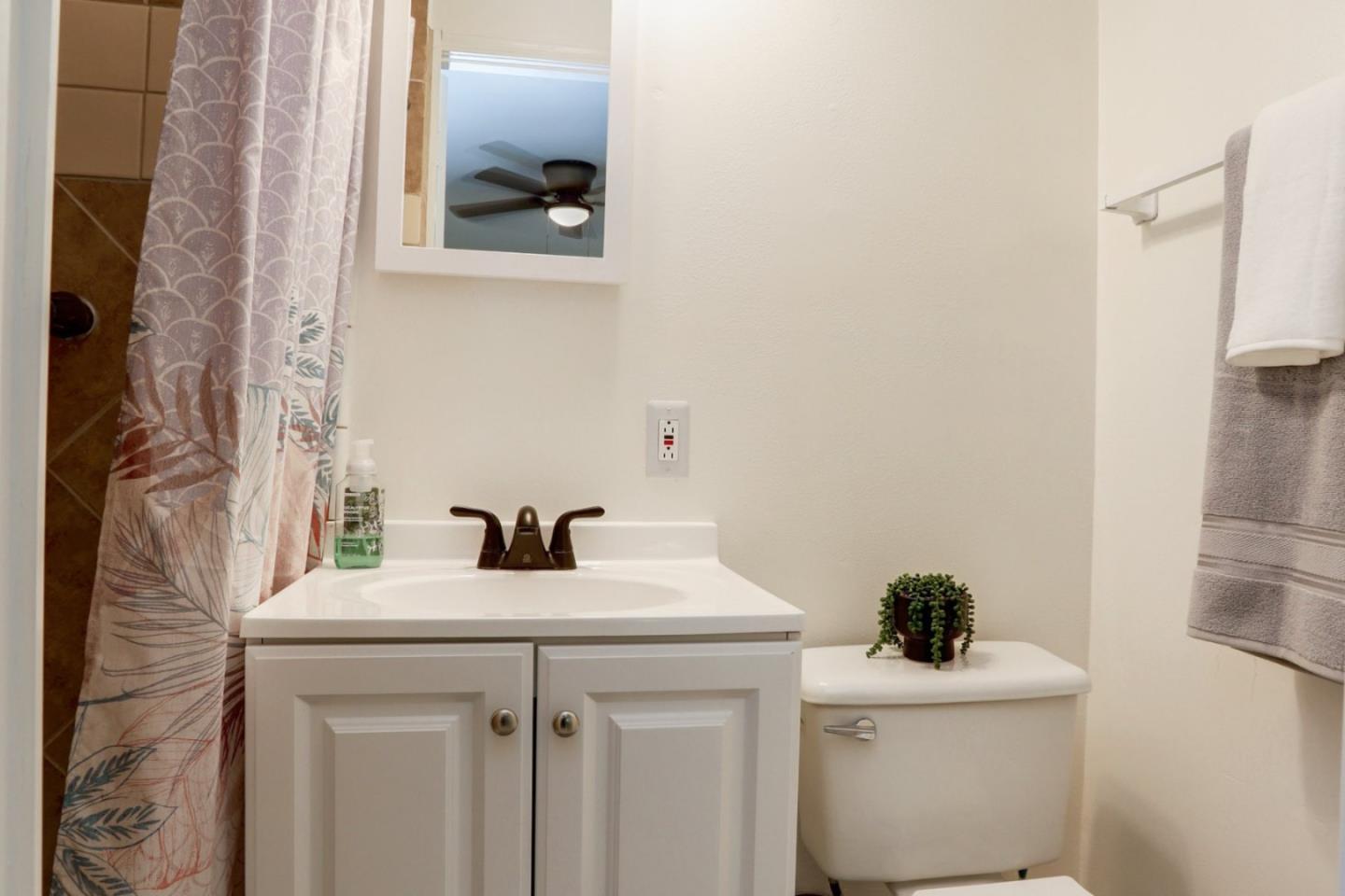 Detail Gallery Image 33 of 46 For 4461 Lullaby, San Jose,  CA 95111 - 3 Beds | 2 Baths