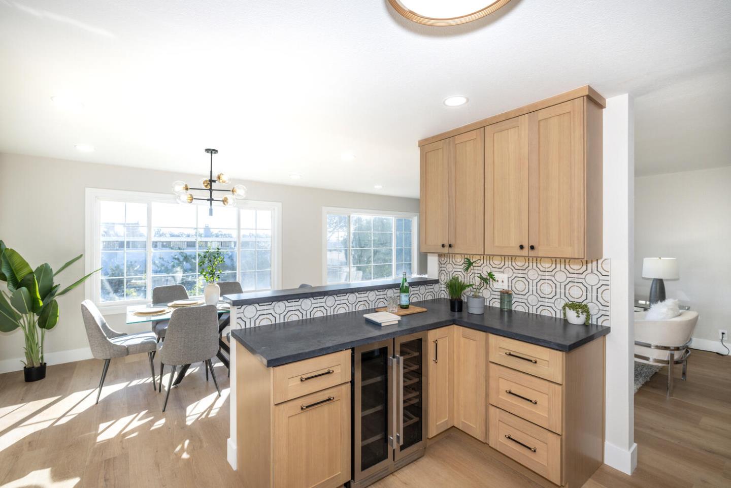 Detail Gallery Image 12 of 43 For 24 Tomaso Ct, San Francisco,  CA 94134 - 4 Beds | 2 Baths