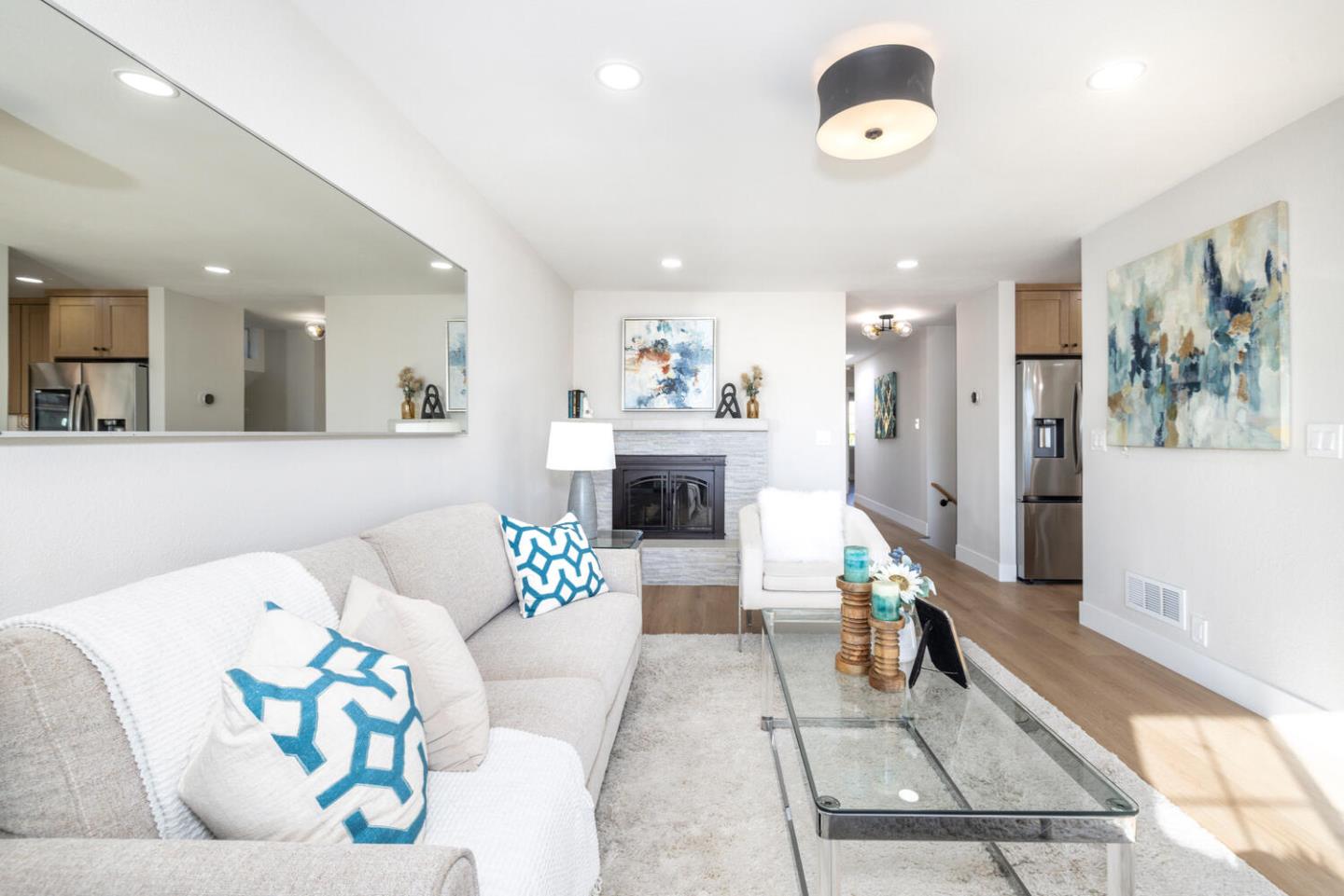 Detail Gallery Image 7 of 43 For 24 Tomaso Ct, San Francisco,  CA 94134 - 4 Beds | 2 Baths