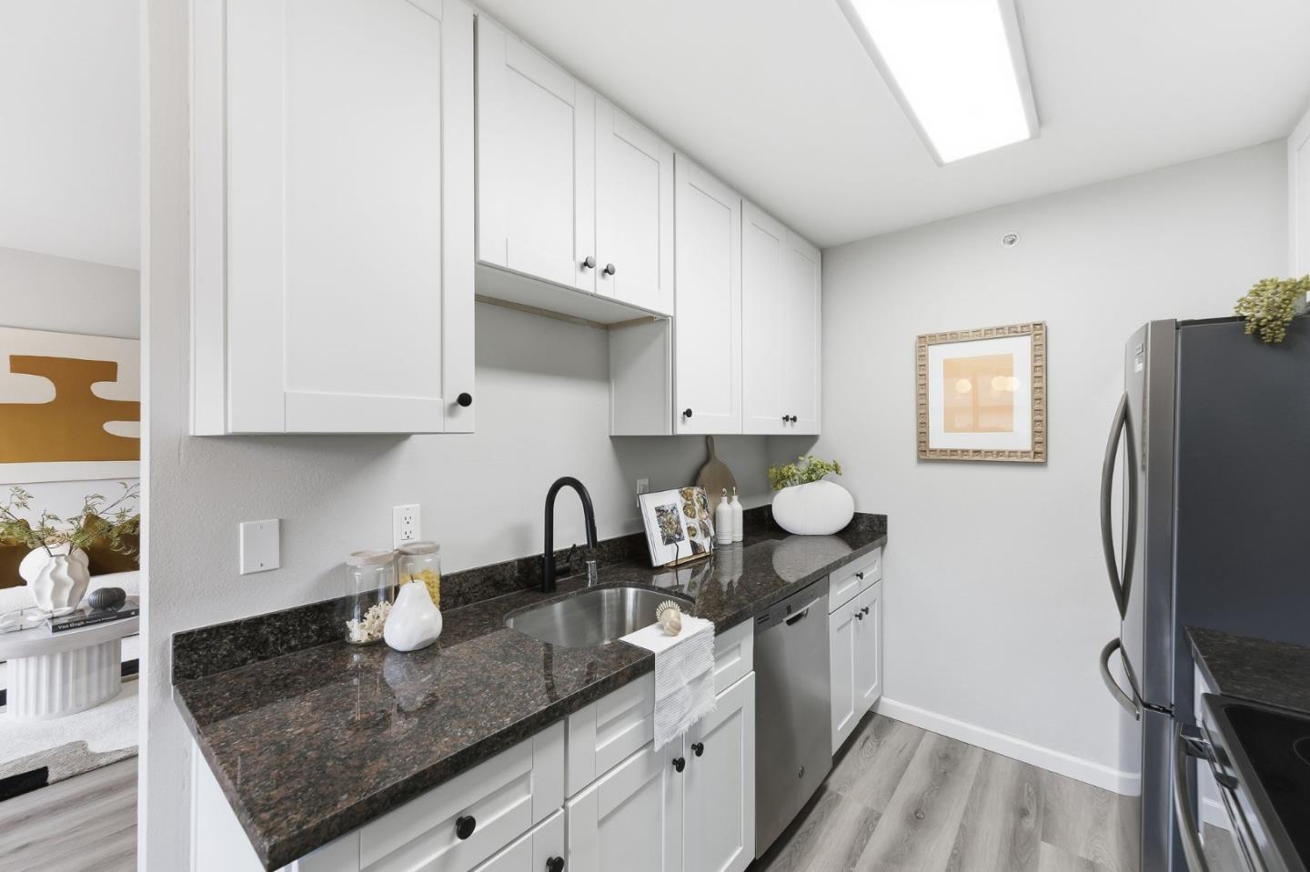 Detail Gallery Image 10 of 37 For 25 Mcaker Ct #103,  San Mateo,  CA 94403 - 3 Beds | 2/1 Baths