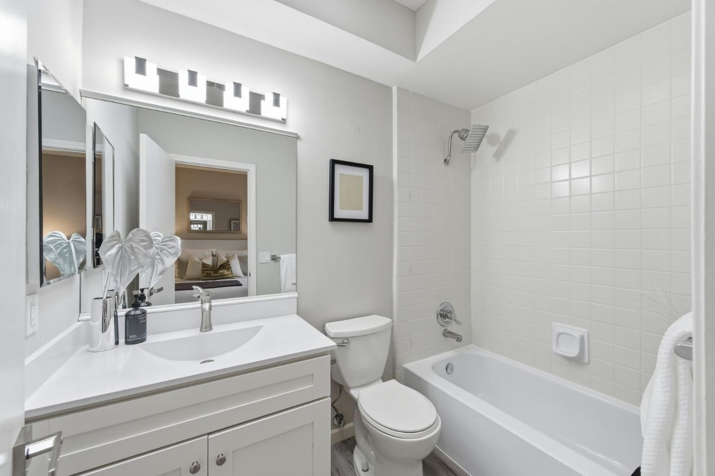 Detail Gallery Image 22 of 37 For 25 Mcaker Ct #103,  San Mateo,  CA 94403 - 3 Beds | 2/1 Baths