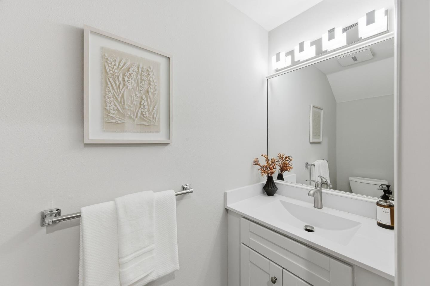 Detail Gallery Image 26 of 37 For 25 Mcaker Ct #103,  San Mateo,  CA 94403 - 3 Beds | 2/1 Baths