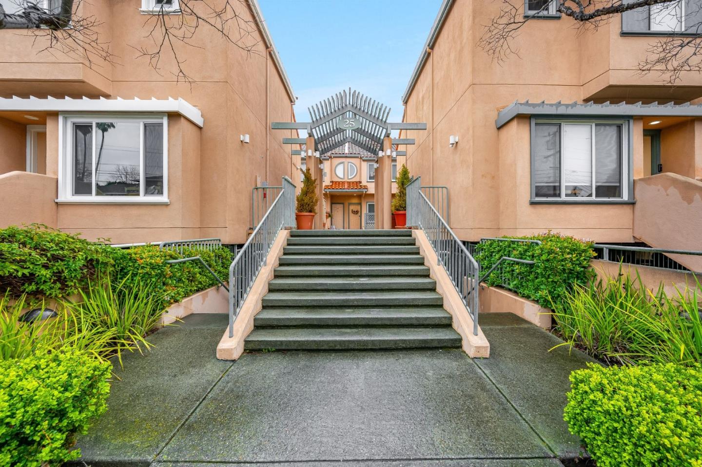 Detail Gallery Image 31 of 37 For 25 Mcaker Ct #103,  San Mateo,  CA 94403 - 3 Beds | 2/1 Baths