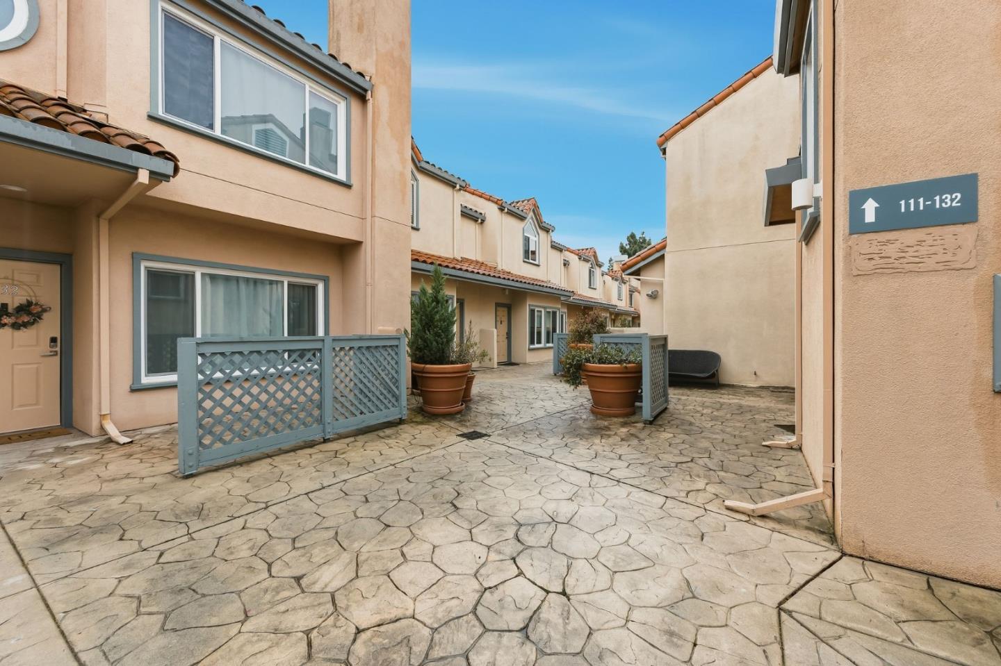 Detail Gallery Image 33 of 37 For 25 Mcaker Ct #103,  San Mateo,  CA 94403 - 3 Beds | 2/1 Baths