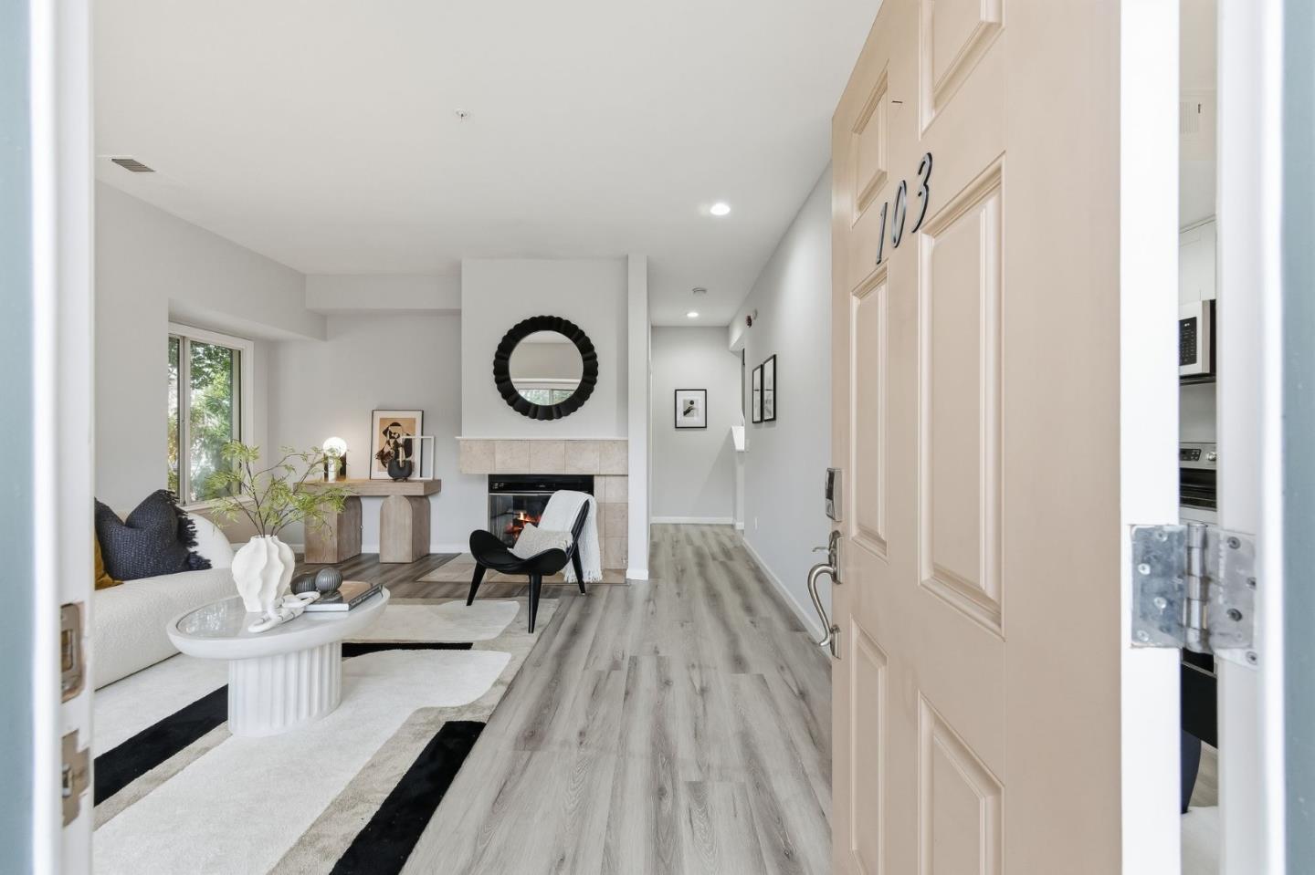 Detail Gallery Image 5 of 37 For 25 Mcaker Ct #103,  San Mateo,  CA 94403 - 3 Beds | 2/1 Baths