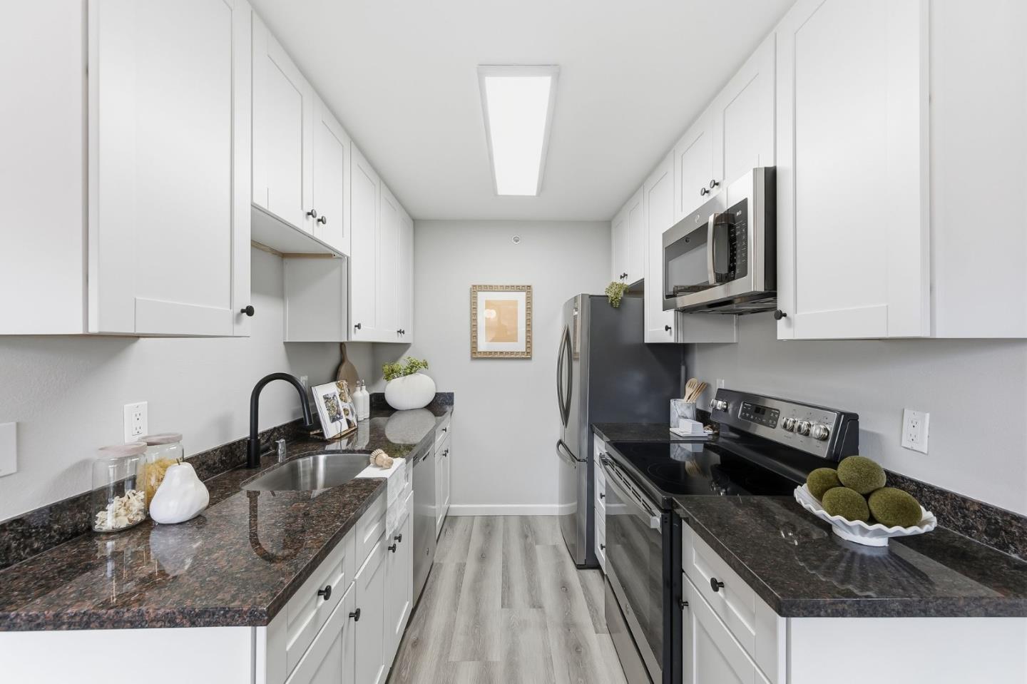 Detail Gallery Image 9 of 37 For 25 Mcaker Ct #103,  San Mateo,  CA 94403 - 3 Beds | 2/1 Baths