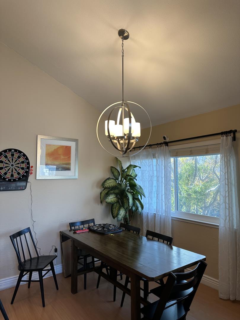 Detail Gallery Image 10 of 17 For 446 Barnegat Ln, Redwood City,  CA 94065 - 3 Beds | 2 Baths