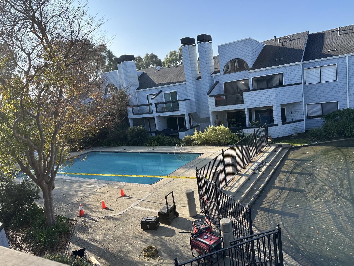 Detail Gallery Image 15 of 17 For 446 Barnegat Ln, Redwood City,  CA 94065 - 3 Beds | 2 Baths