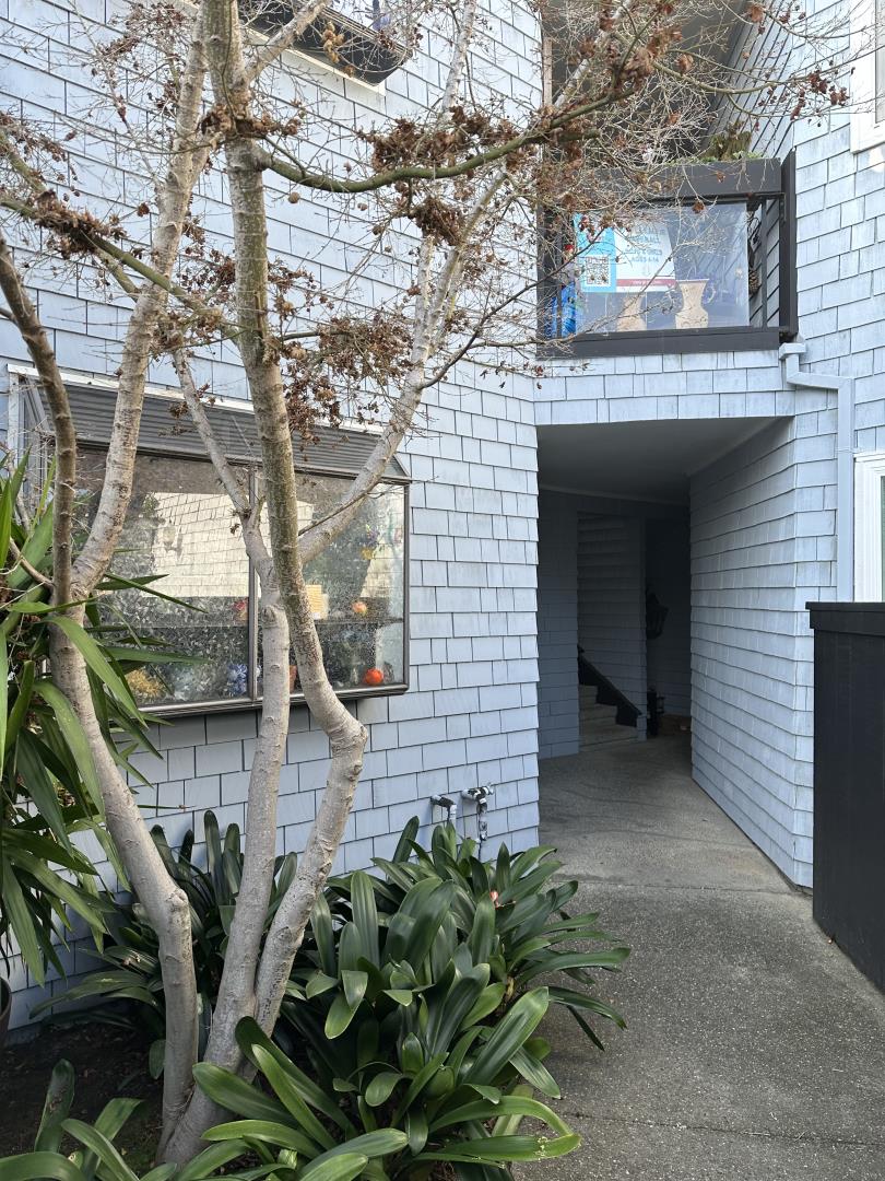 Detail Gallery Image 5 of 17 For 446 Barnegat Ln, Redwood City,  CA 94065 - 3 Beds | 2 Baths