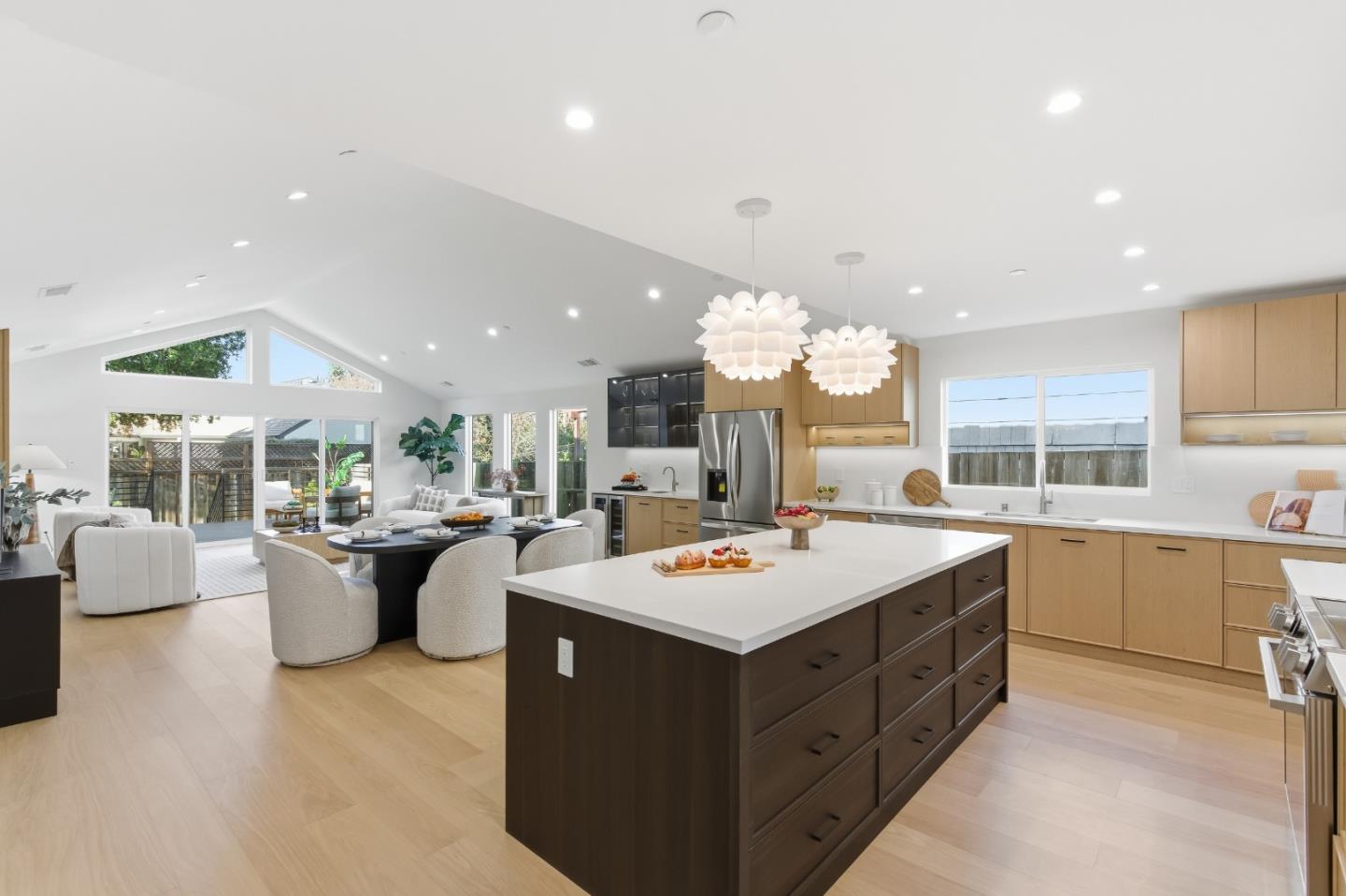 Detail Gallery Image 12 of 53 For 1531 Lorraine Ave, San Mateo,  CA 94401 - 4 Beds | 3 Baths