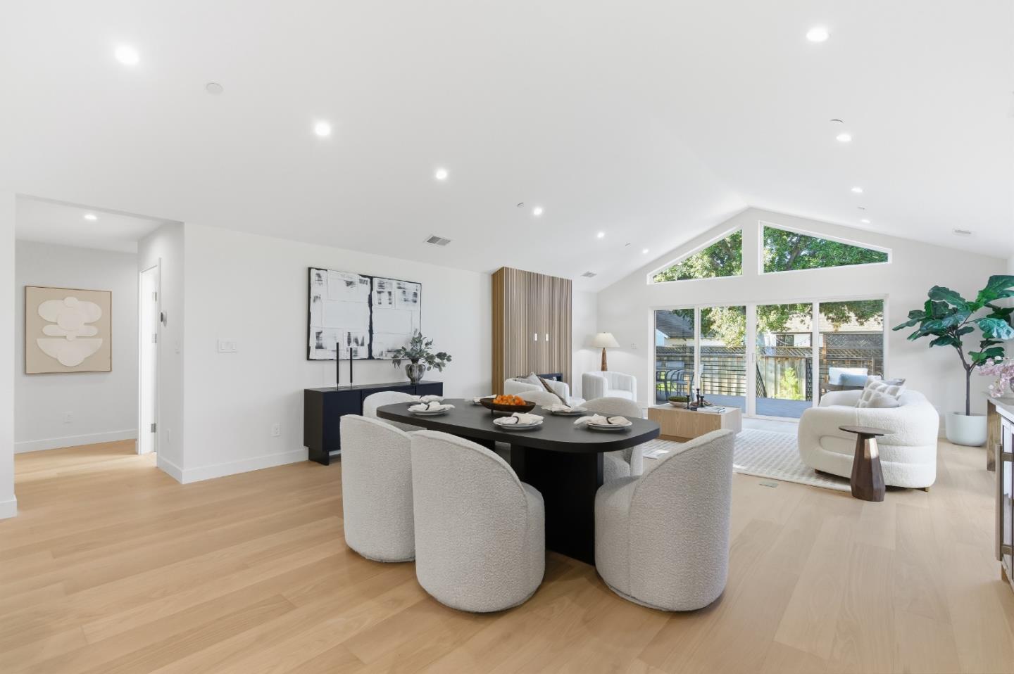 Detail Gallery Image 14 of 53 For 1531 Lorraine Ave, San Mateo,  CA 94401 - 4 Beds | 3 Baths