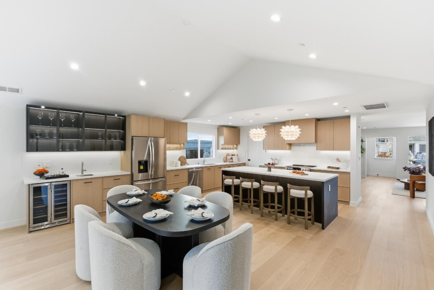 Detail Gallery Image 15 of 53 For 1531 Lorraine Ave, San Mateo,  CA 94401 - 4 Beds | 3 Baths