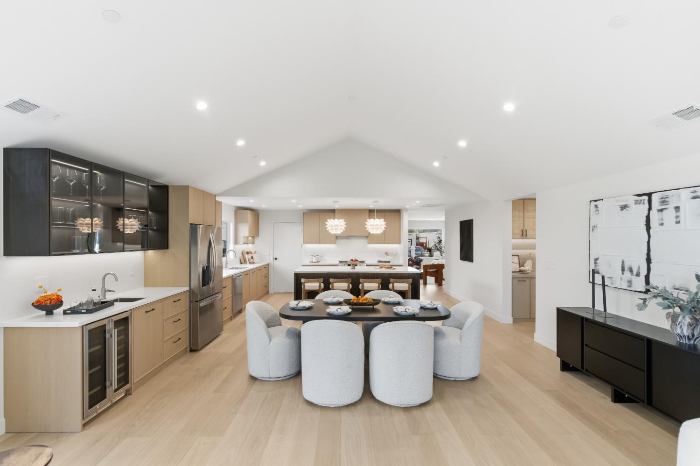 Detail Gallery Image 2 of 53 For 1531 Lorraine Ave, San Mateo,  CA 94401 - 4 Beds | 3 Baths