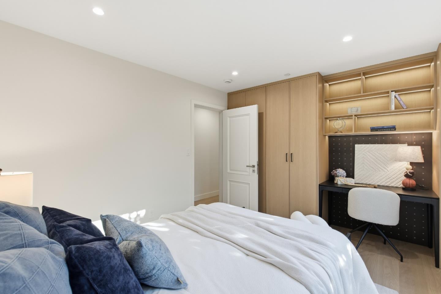 Detail Gallery Image 35 of 53 For 1531 Lorraine Ave, San Mateo,  CA 94401 - 4 Beds | 3 Baths