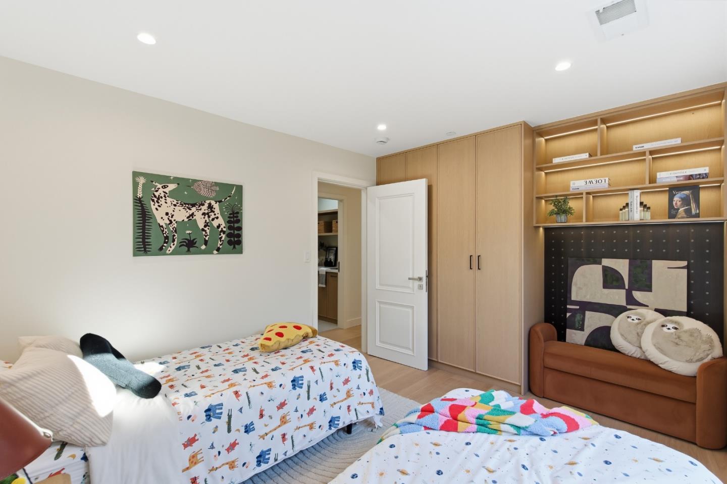 Detail Gallery Image 39 of 53 For 1531 Lorraine Ave, San Mateo,  CA 94401 - 4 Beds | 3 Baths