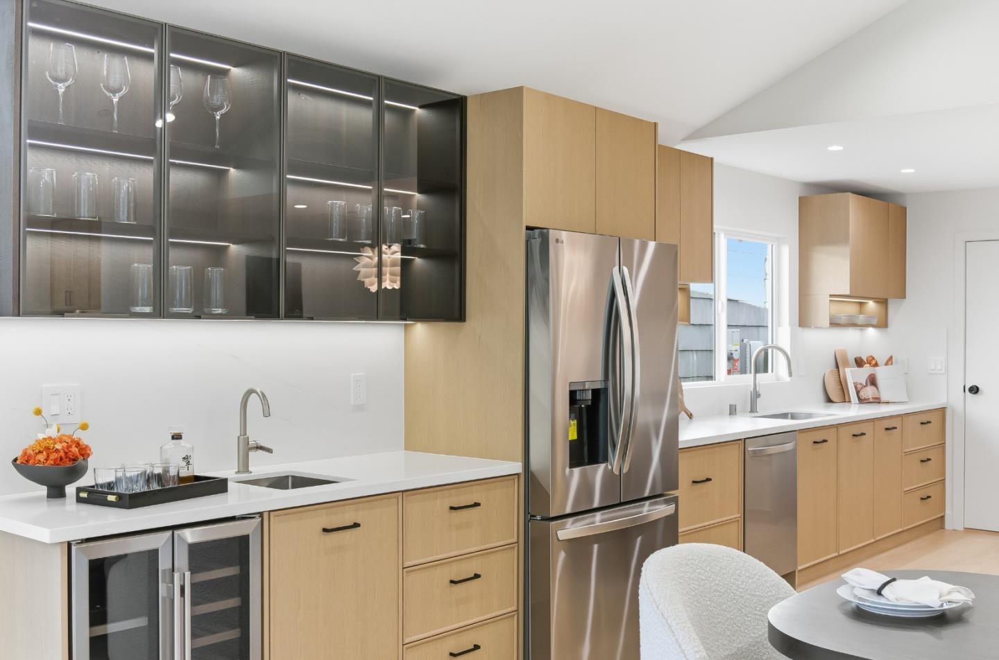 Detail Gallery Image 4 of 53 For 1531 Lorraine Ave, San Mateo,  CA 94401 - 4 Beds | 3 Baths