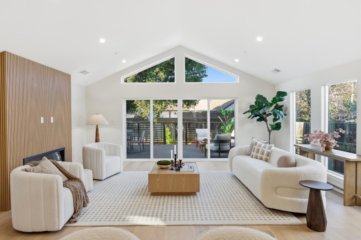 Detail Gallery Image 7 of 53 For 1531 Lorraine Ave, San Mateo,  CA 94401 - 4 Beds | 3 Baths