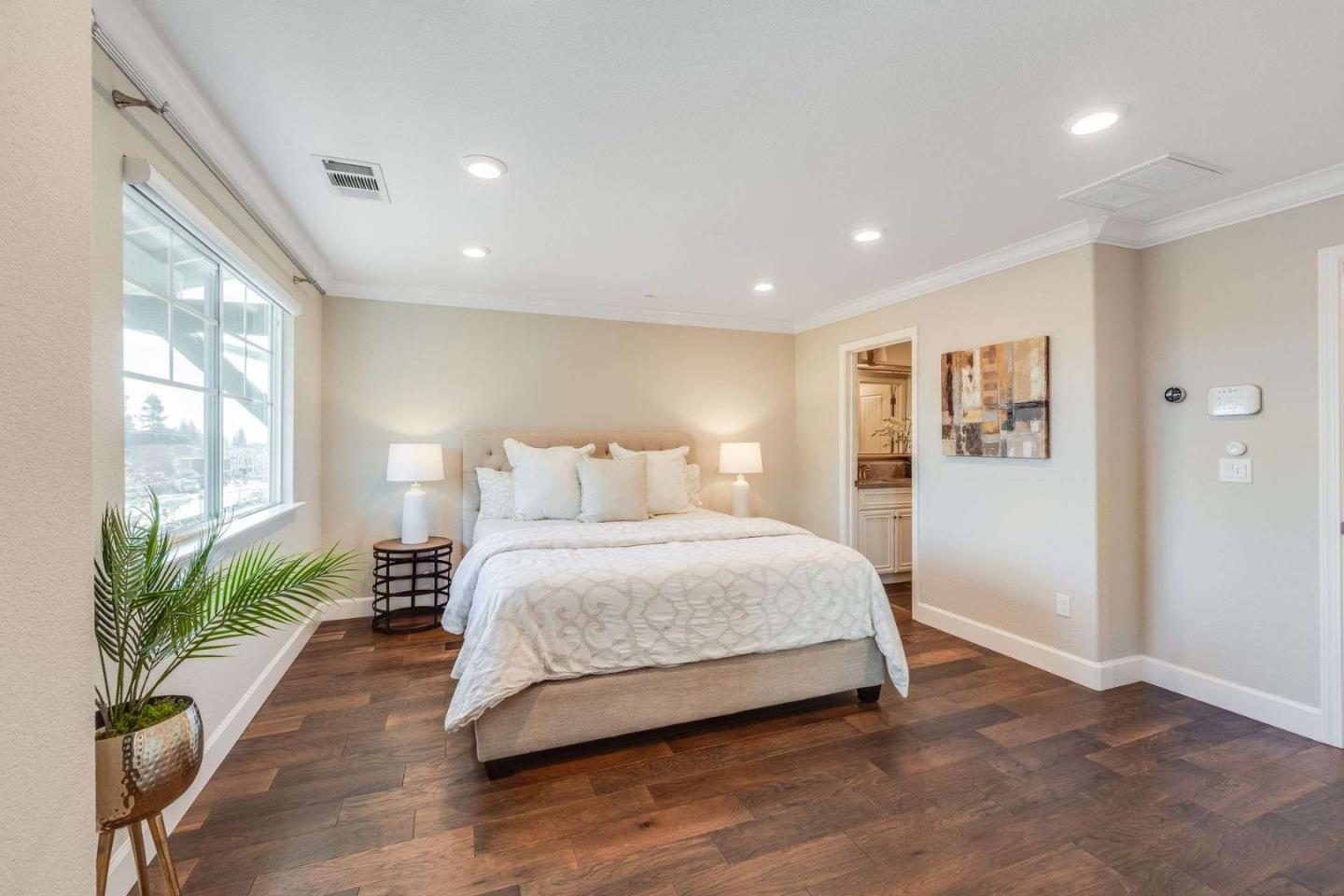 Detail Gallery Image 11 of 23 For 245 Spring Harvest Rd, Hayward,  CA 94544 - 3 Beds | 3 Baths