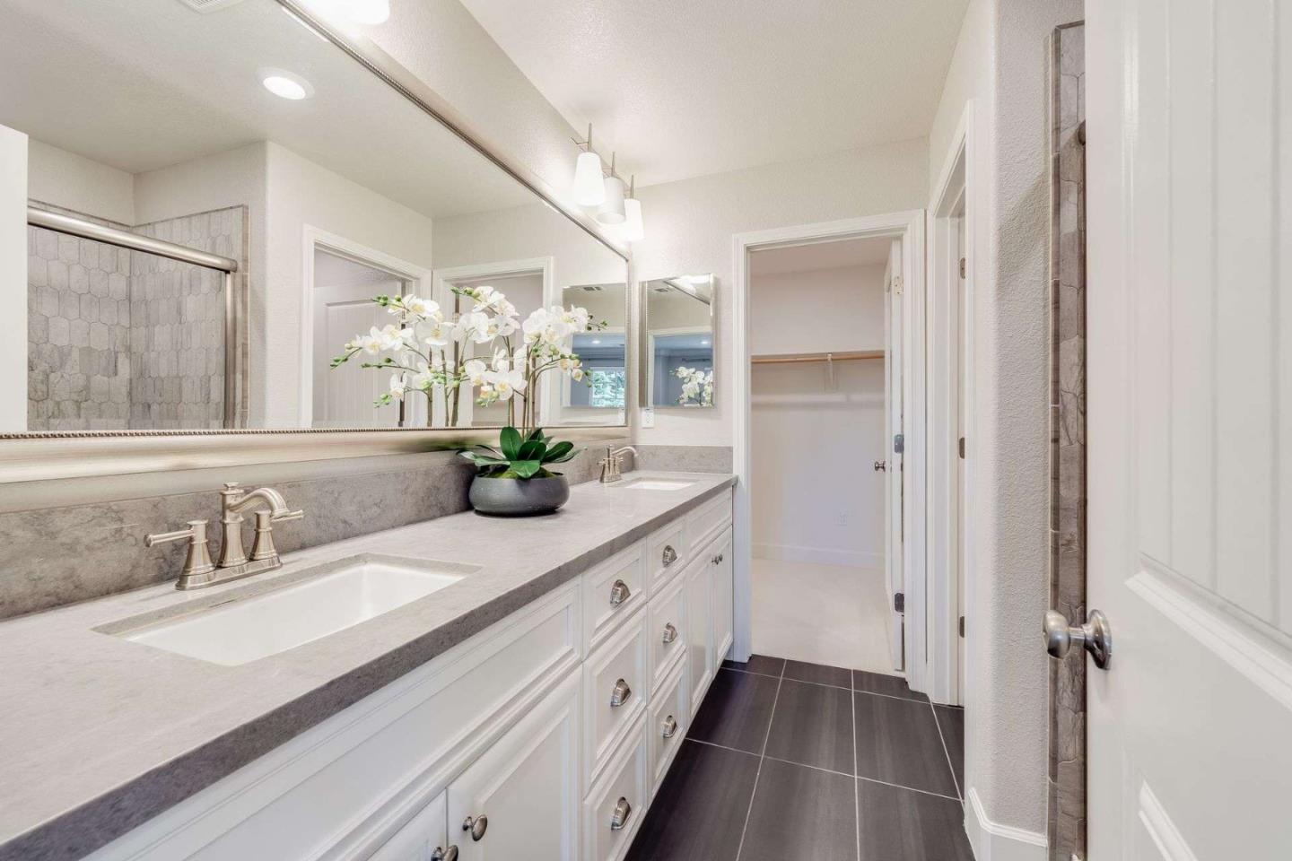 Detail Gallery Image 6 of 23 For 245 Spring Harvest Rd, Hayward,  CA 94544 - 3 Beds | 3 Baths