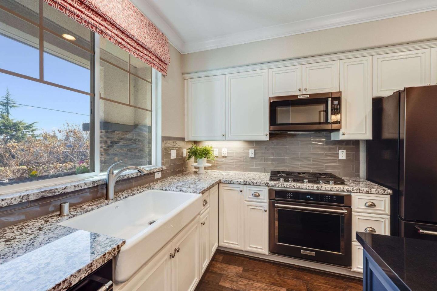 Detail Gallery Image 8 of 23 For 245 Spring Harvest Rd, Hayward,  CA 94544 - 3 Beds | 3 Baths