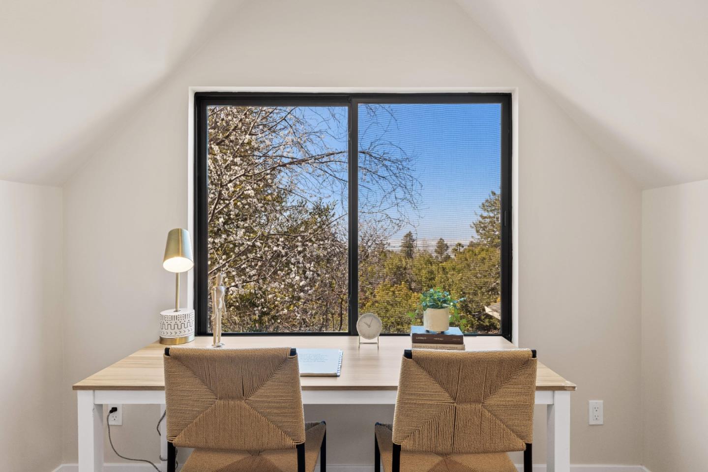 Detail Gallery Image 25 of 41 For 770 Santa Barbara Rd, Berkeley,  CA 94707 - 5 Beds | 3/1 Baths